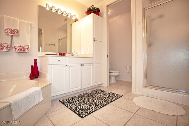 property at 825 Bentwater Cir