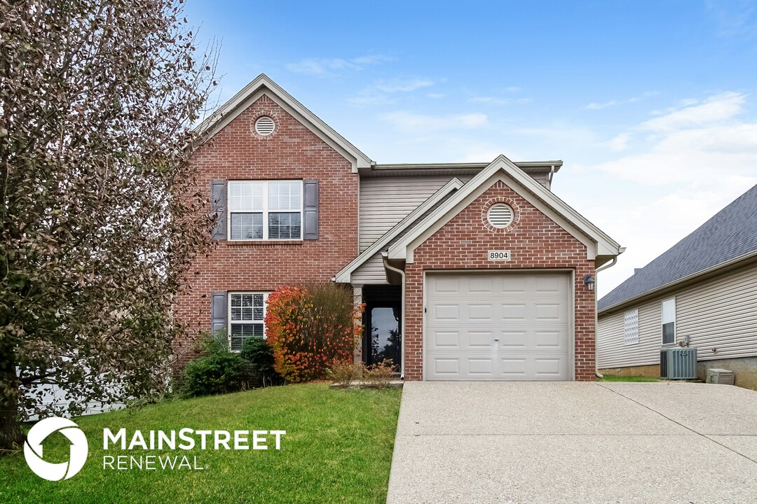 8904 Eli Dr in Louisville, KY - Building Photo