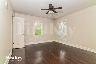 8205 S California Ave in Chicago, IL - Building Photo - Building Photo