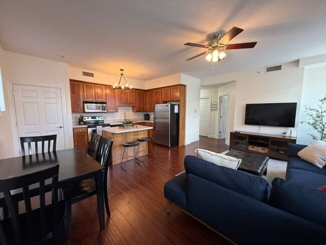 135 E Prairie Ave in Decatur, IL - Building Photo - Building Photo