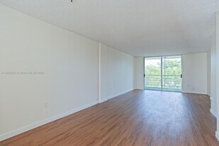 14180 SW 84th St in Miami, FL - Building Photo