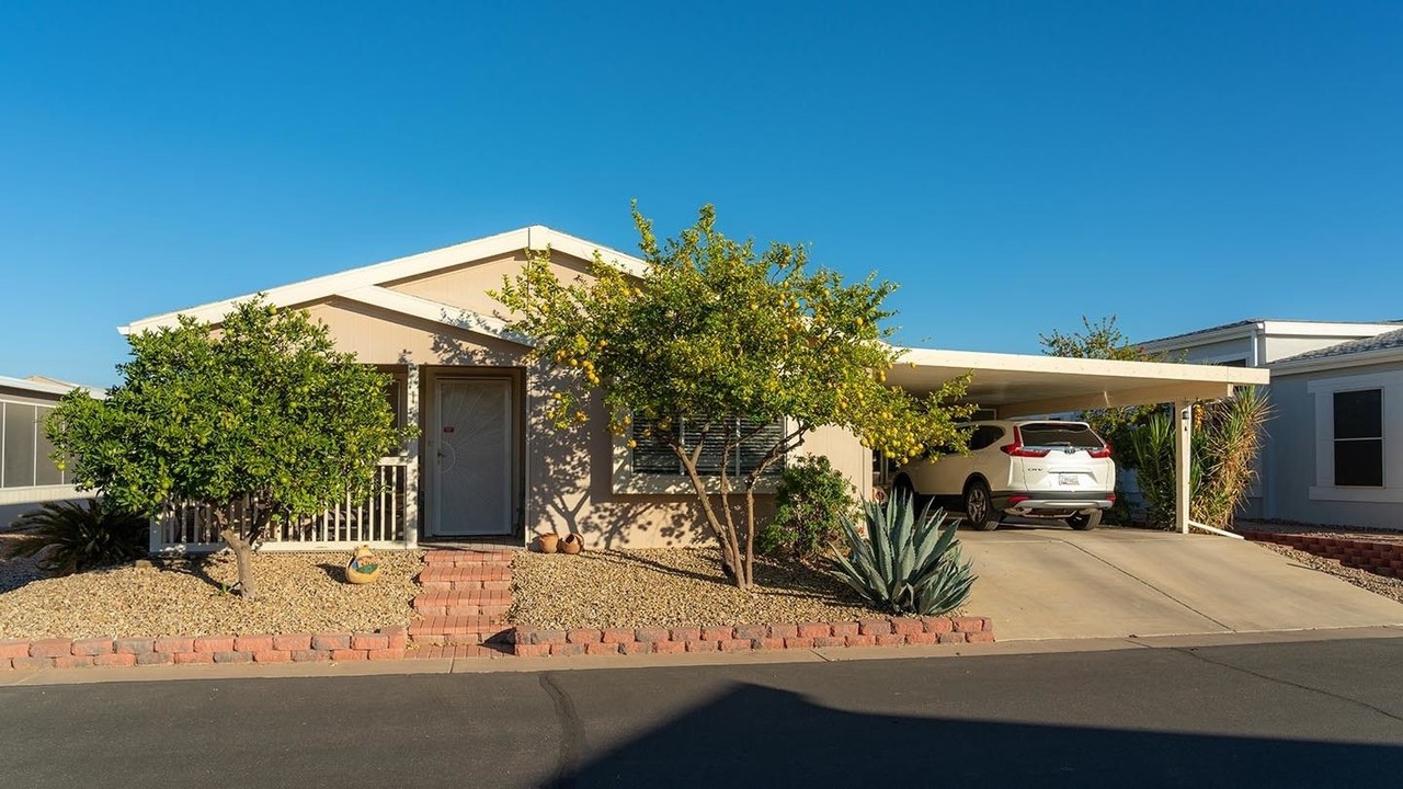 Desert Harbor in Apache Junction, AZ - Building Photo