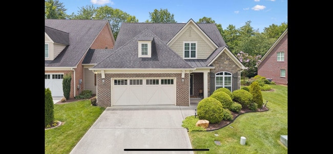 437 Chapel Grove Ln in Knoxville, TN - Foto de edificio - Building Photo