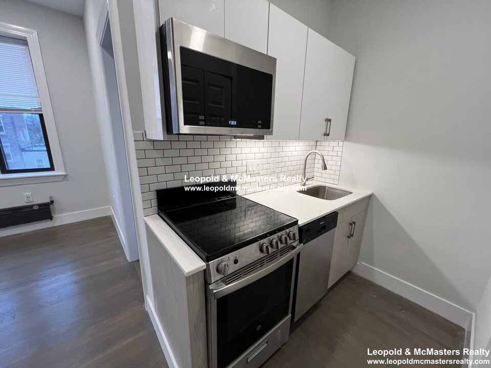 52 Queensberry St, Unit 40 in Boston, MA - Building Photo