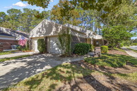 13718 Wm Davis Pkwy in Jacksonville, FL - Building Photo - Building Photo