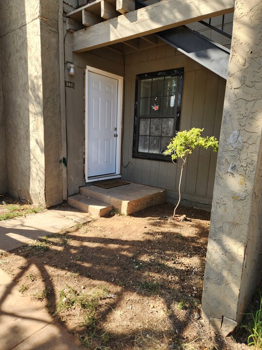 7408 Avenue X, Unit 301 in Lubbock, TX - Building Photo