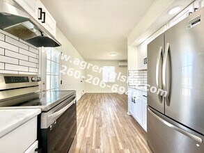 5337 Riviera Dr in Fort Wayne, IN - Building Photo - Building Photo