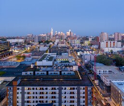 SOLO on Chestnut - 4233 in Philadelphia, PA - Building Photo - Building Photo