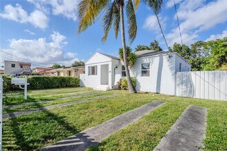 2985 SW 3rd St in Miami, FL - Building Photo - Building Photo