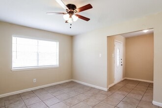 29322 Brookchase Dr in Spring, TX - Building Photo - Building Photo