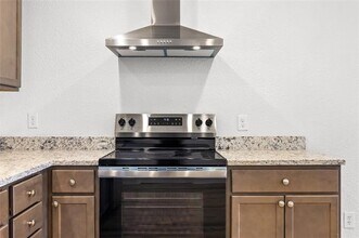 6934 Simmons Dr in Lone Oak, TX - Building Photo - Building Photo