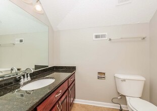 1005 Bolton Dr in Smyrna, TN - Foto de edificio - Building Photo