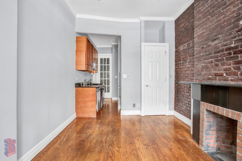 53 Leroy St in New York, NY - Building Photo