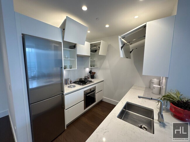 East 44th Street in New York, NY - Building Photo - Building Photo