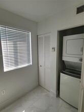 1646 NW 1st Pl in Miami, FL - Foto de edificio - Building Photo