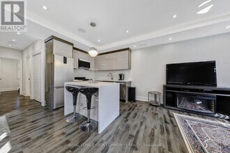 8 Fraserton Crescent in Toronto, ON - Building Photo - Building Photo