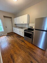 305 S 4th St-Unit -#1 in Rockford, IL - Building Photo - Building Photo