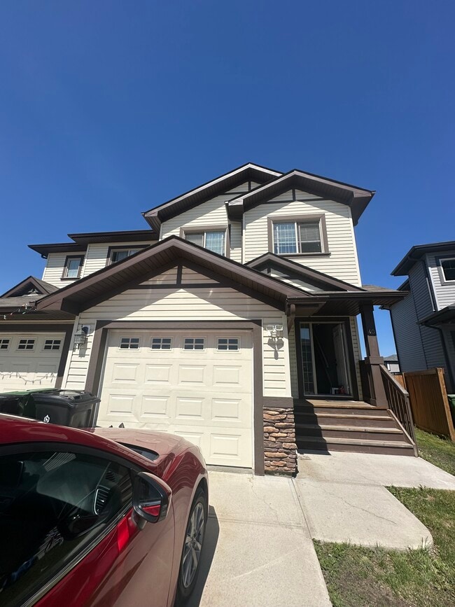 property at 40 Currant Cres