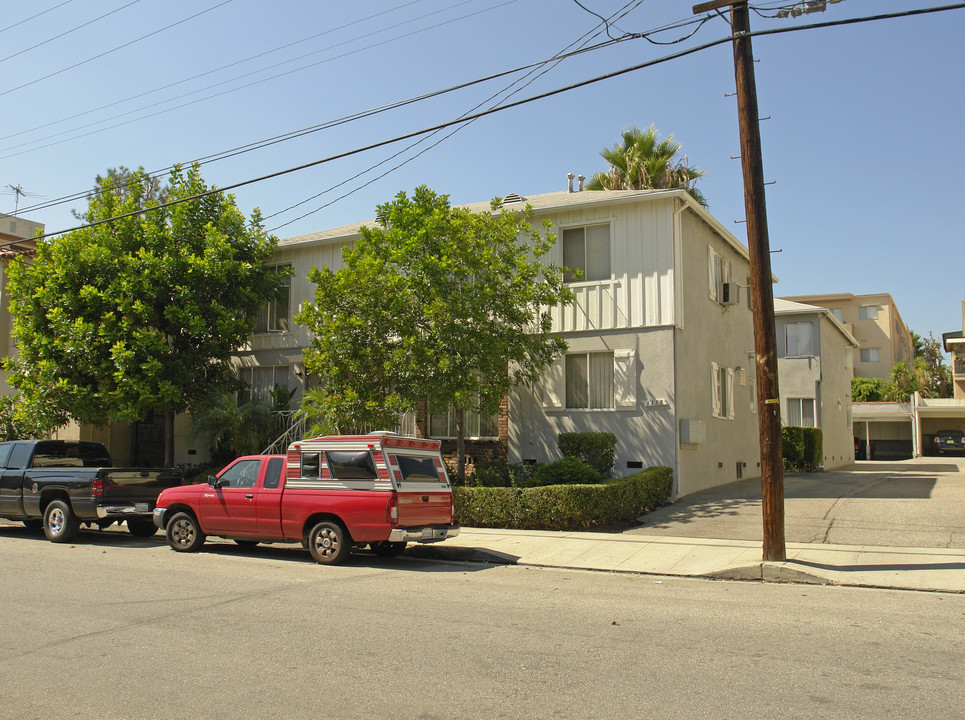 1335 N Vista St in Los Angeles, CA - Foto de edificio