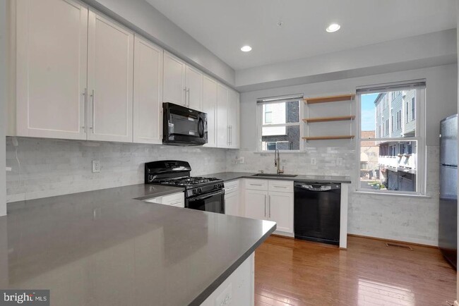 909 5th St SE in Washington, DC - Building Photo - Building Photo