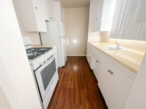 1604 Larch St, Unit A in Alhambra, CA - Building Photo - Building Photo