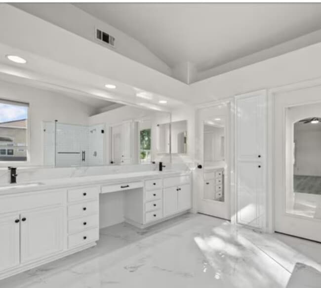 23536 Summerglen Pl in Santa Clarita, CA - Building Photo - Building Photo