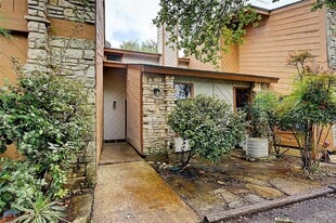 41 Cypress Fairway Village in Wimberley, TX - Building Photo