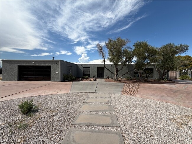 property at 1926 Papago Ln