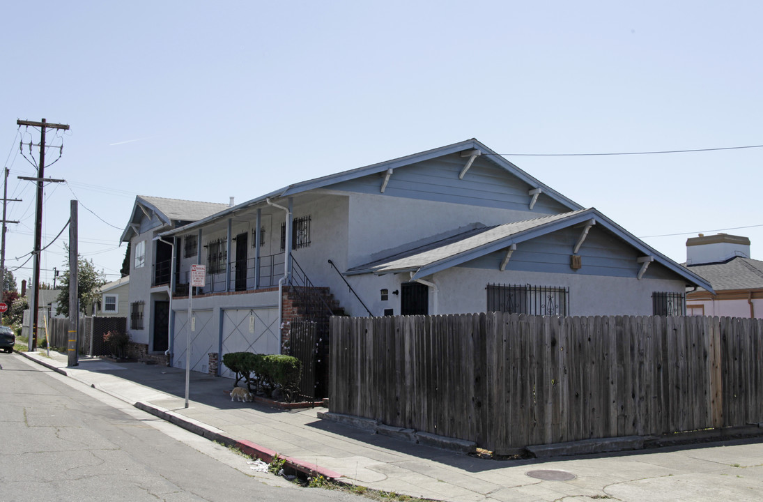 10717 Myers St in Oakland, CA - Building Photo