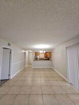 1453 Lake Crystal Dr in West Palm Beach, FL - Building Photo