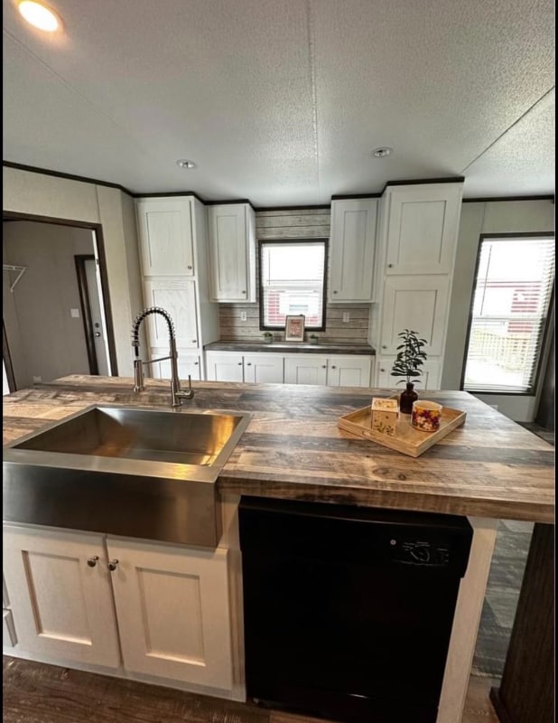 5705 Hicks Ln in Oklahoma City, OK - Building Photo - Building Photo