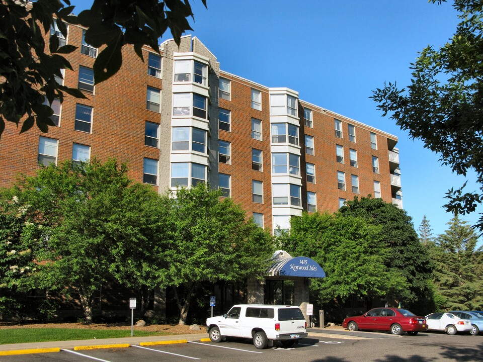 Kenwood Isles in Minneapolis, MN - Foto de edificio