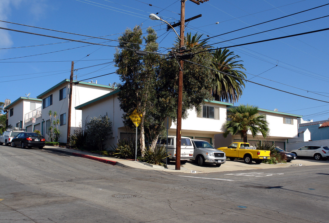 201-205 Loma Vista St in El Segundo, CA - Building Photo