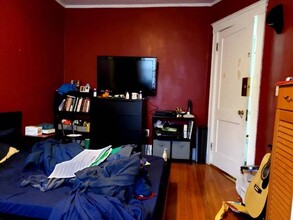 233-235 Commonwealth Ave, Unit 1 in Chestnut Hill, MA - Foto de edificio - Building Photo