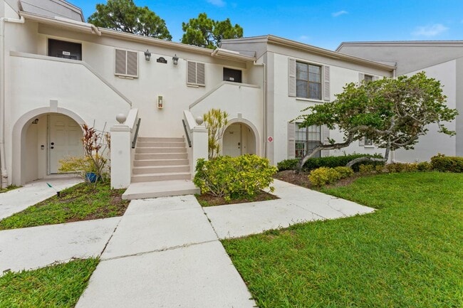 2431 Heron Terrace in Clearwater, FL - Building Photo - Building Photo