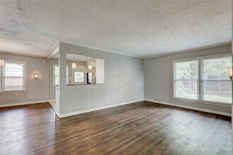 1101 Bedford Dr in Nichols Hills, OK - Building Photo - Building Photo
