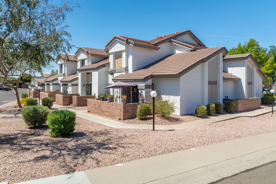 College Park Woods in Chandler, AZ - Building Photo