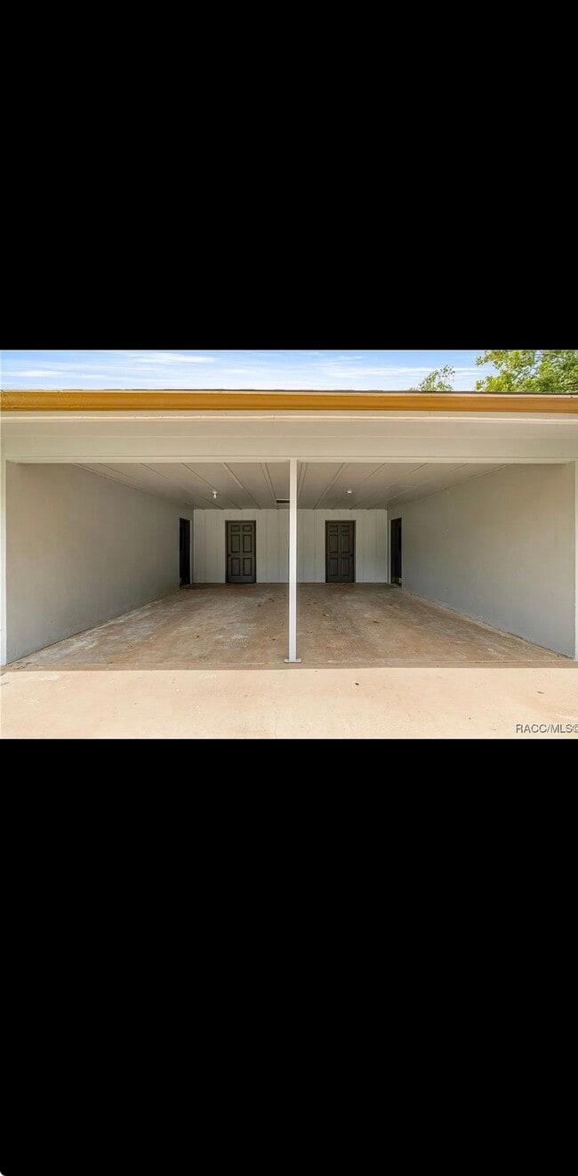 property at 325 N Lochview Terrace