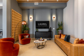 Laurel Glen in San Antonio, TX - Building Photo - Lobby