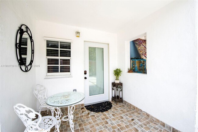 227 NW 34th St in Miami, FL - Building Photo - Building Photo