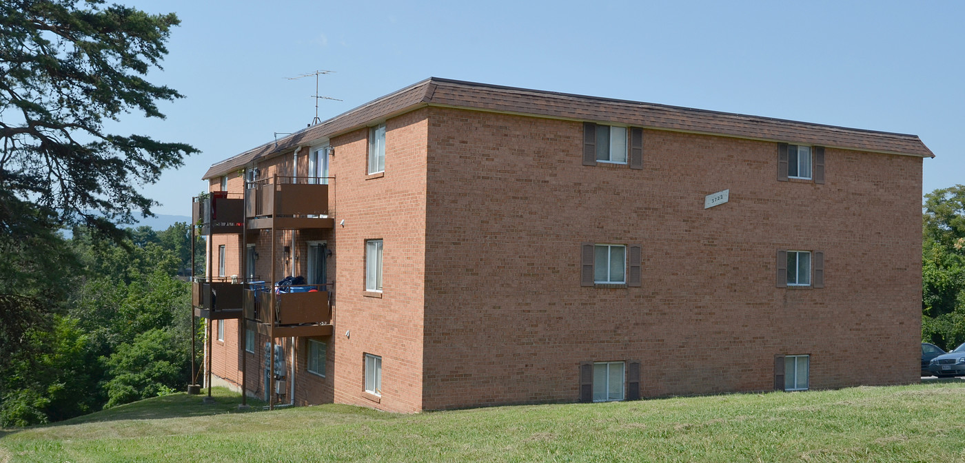 3720 Panaroma Ave in Roanoke, VA - Foto de edificio