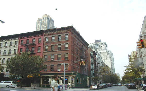 Bailey's Corner Pub in New York, NY - Building Photo - Building Photo