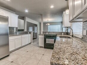 10824 Admiral Dr in Oklahoma City, OK - Building Photo - Building Photo