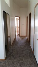 1010 S Evergreen Dr in Moses Lake, WA - Building Photo - Building Photo