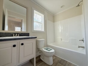 719 Peyton Rd in Lebanon, TN - Foto de edificio - Building Photo