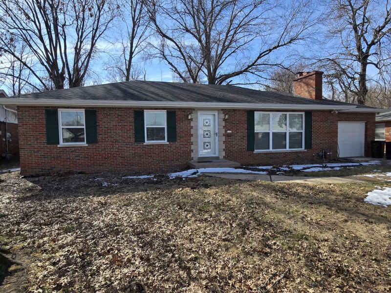 6100 W Washington St in Belleville, IL - Building Photo