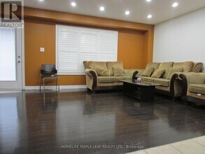 29 Napoleon Cres in Brampton, ON - Building Photo - Building Photo