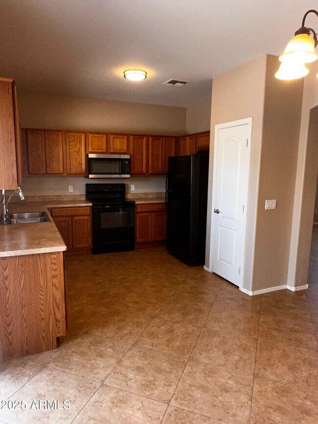 36113 N Mirandesa Dr in Queen Creek, AZ - Building Photo - Building Photo