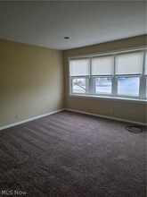 9889 Johnnycake Ridge Rd in Mentor, OH - Building Photo - Building Photo