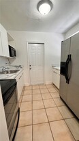 131 NW 32nd Ct in Miami, FL - Building Photo - Building Photo